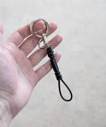 SENTI（センティ）の「SENTI センティ / LEATHER BRAID KEYCHAIN / レザーブレードキーホルダー 牛革 日本製 / 2051（キーホルダー）」