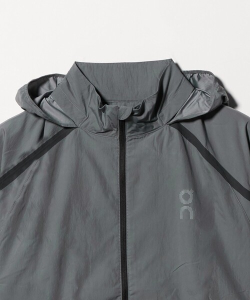 On(オン)の「<On>Performance Volt Jacket/パフォーマンスボルト ジャケット(マウンテンパーカー・メンズ・オリーブ/グレー系・M/L/XL/S)」の4枚目の写真