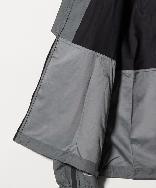 On(オン)の「<On>Performance Volt Jacket/パフォーマンスボルト ジャケット(マウンテンパーカー・メンズ・オリーブ/グレー系・M/L/XL/S)」の11枚目の写真