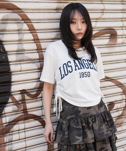 WEGO（ウィゴー）の「WEGO/【26年春新作】グラフィックサイドリボンドロストショートT（Tシャツ/カットソー・レディース・その他1/その他3/その他2/その他4/その他5/その他6・FREE）」の2枚目の写真