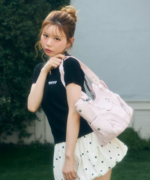 TITTY&CO.（ティティーアンドコー）の「ワンポイントロゴ入り半袖ニット（Tシャツ/カットソー・レディース・グレー/ベージュ/ブラック/アイボリー/ホワイト・FREE）」の22枚目の写真