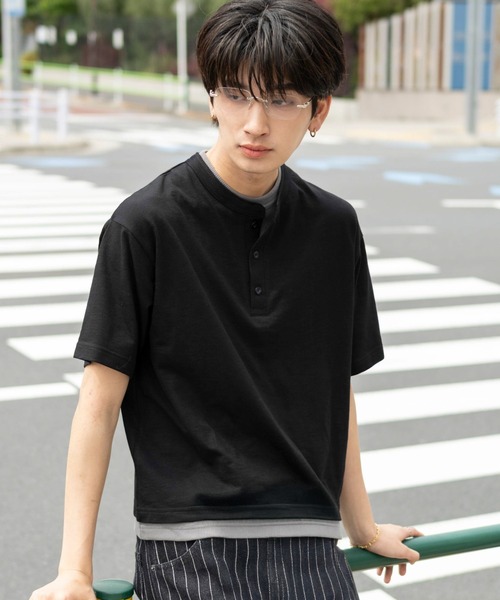 WEGO(ウィゴー)の「WEGO/フェイクレイヤードヘンリーネックT(Tシャツ/カットソー・メンズ・ライトベージュ/ブラック・MEDIUM/LARGE)」の2枚目の写真