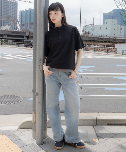 WEGO(ウィゴー)の「WEGO/フェイクレイヤードヘンリーネックT(Tシャツ/カットソー・メンズ・ライトベージュ/ブラック・MEDIUM/LARGE)」の4枚目の写真
