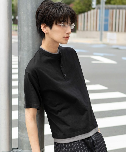 WEGO(ウィゴー)の「WEGO/フェイクレイヤードヘンリーネックT(Tシャツ/カットソー・メンズ・ライトベージュ/ブラック・MEDIUM/LARGE)」の11枚目の写真