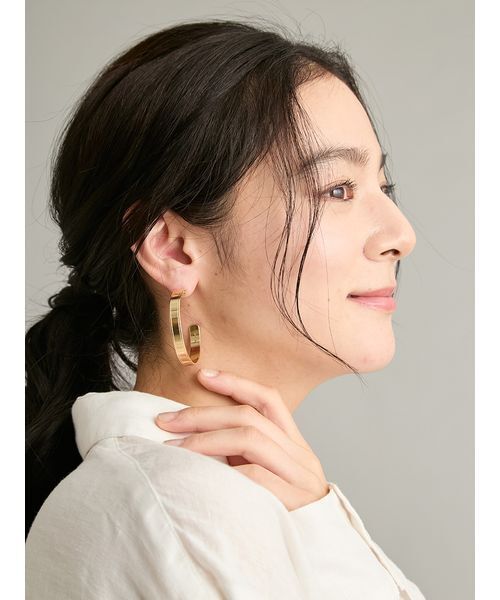 Mila Owen(ミラオーウェン)の「メタルラインフープピアス(ピアス(両耳用)・レディース・ホワイト/レッド/ゴールド・F)」の12枚目の写真