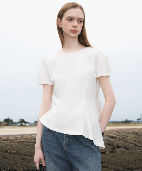 DEHEVE（デヘヴェ）の「Unbalance Frill Blouse [Ivory]（シャツ/ブラウス・レディース・アイボリー・SMALL/MEDIUM）」の3枚目の写真