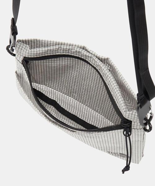 THE NORTH FACE(ザノースフェイス)の「THE NORTH FACE RAFTER SHOULDER POUCH SSP(ショルダーバッグ・レディース・ブルー/グレー/ブラック・ONE)」の8枚目の写真