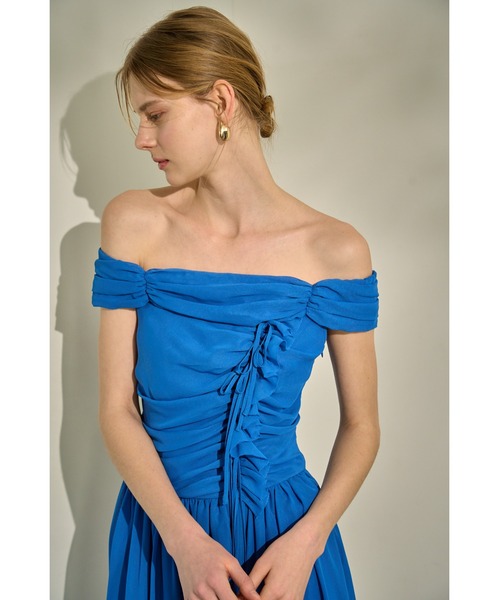 ERADIE(エラディエ)の「Asymmetric Off-Shoulder Drape One Piece オフショルアシメトリードレープワンピース(ワンピース・レディース・ブルー/アイボリー/ブラック系/モーブ系・FREE)」の16枚目の写真
