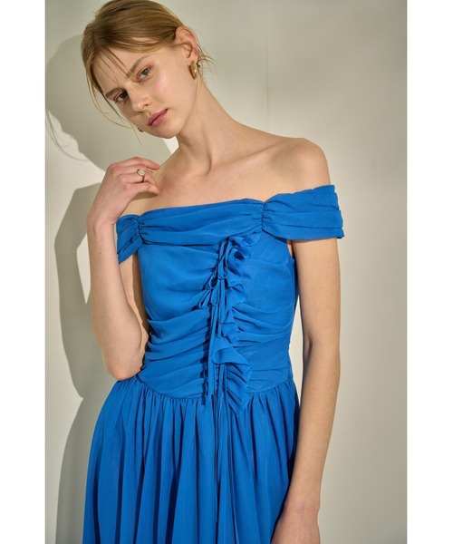 ERADIE(エラディエ)の「Asymmetric Off-Shoulder Drape One Piece オフショルアシメトリードレープワンピース(ワンピース・レディース・ブルー/アイボリー/ブラック系/モーブ系・FREE)」の15枚目の写真