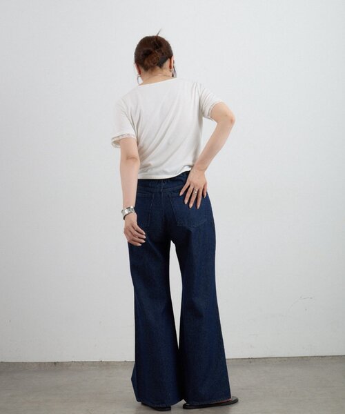 COLONY 2139(コロニートゥーワンスリーナイン)の「ライトオンスルーズフレアデニムパンツ(デニムパンツ・レディース・ネイビー/サックスブルー・LARGE/MEDIUM/SMALL)」の22枚目の写真