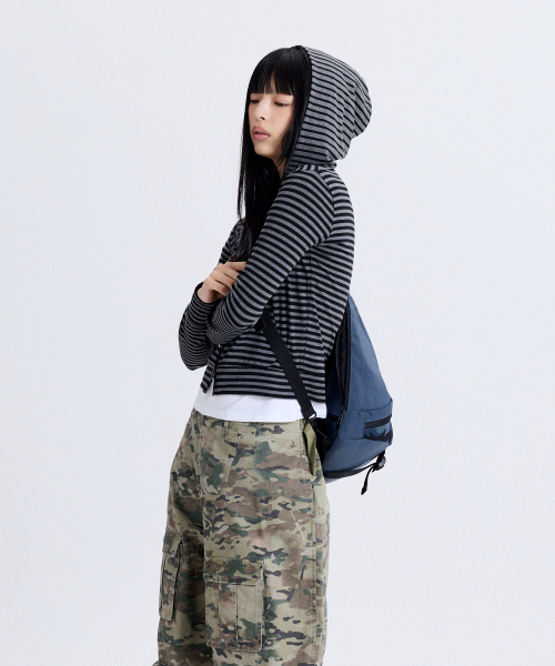 MACNI(マクニ)の「SCOUT SLING BAG BLUE(メッセンジャーバッグ・レディース・ブルー/ライトブルー・FREE)」の4枚目の写真