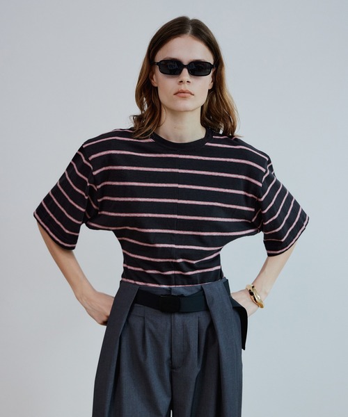 MAISON SPECIAL(メゾンスペシャル)の「Power Shoulder T-Shirt/パワショルTシャツ(Tシャツ/カットソー・レディース・チャコールグレー/ブラウン/ホワイト・FREE)」の8枚目の写真