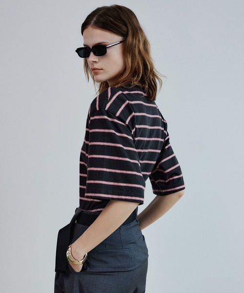 MAISON SPECIAL(メゾンスペシャル)の「Power Shoulder T-Shirt/パワショルTシャツ(Tシャツ/カットソー・レディース・チャコールグレー/ブラウン/ホワイト・FREE)」の10枚目の写真