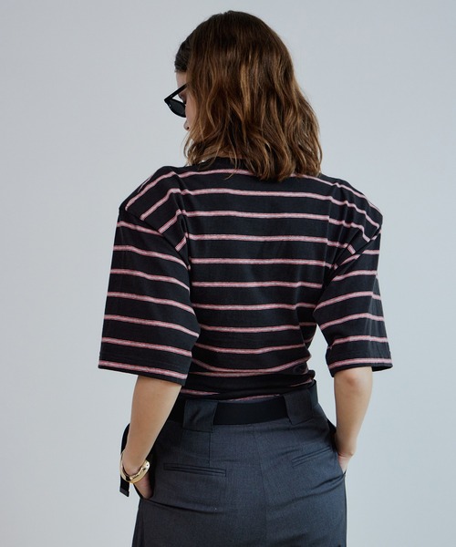 MAISON SPECIAL(メゾンスペシャル)の「Power Shoulder T-Shirt/パワショルTシャツ(Tシャツ/カットソー・レディース・チャコールグレー/ブラウン/ホワイト・FREE)」の11枚目の写真