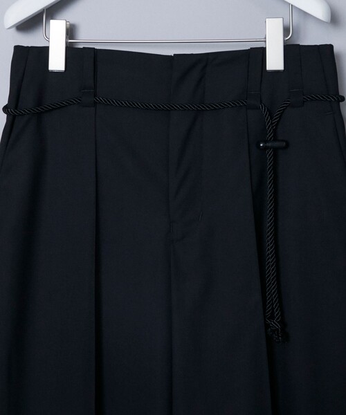 ETHOSENS(エトセンス)の「Pin tuck slacks(その他パンツ・メンズ・ブラック・1)」の3枚目の写真