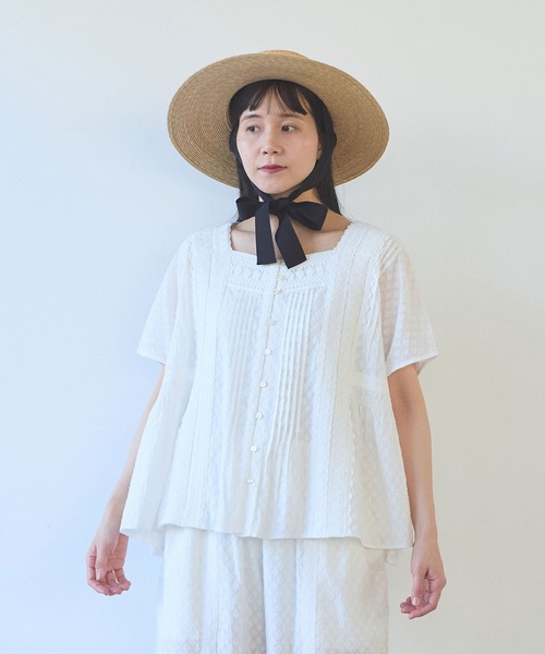 yuni(ユニ )の「△Flower JQ×lace blouse(シャツ/ブラウス・レディース・ホワイト/ブラック・FREE)」の1枚目の写真