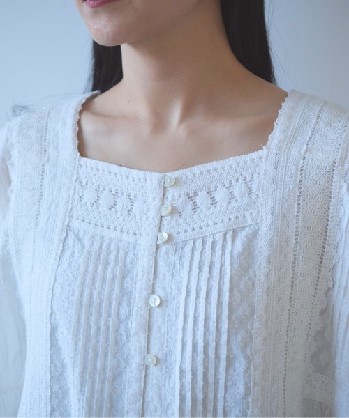 yuni(ユニ )の「△Flower JQ×lace blouse(シャツ/ブラウス・レディース・ホワイト/ブラック・FREE)」の18枚目の写真