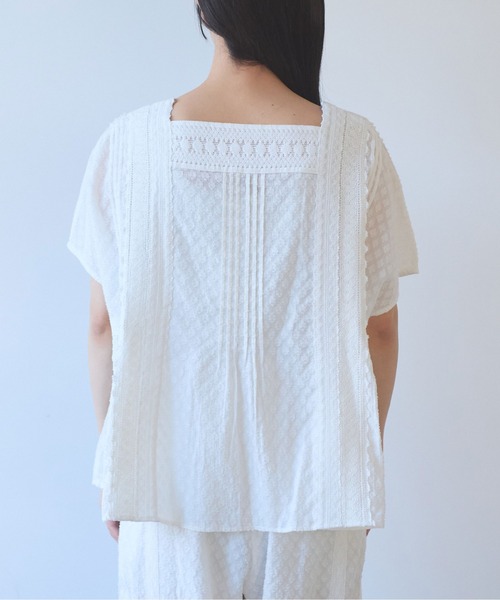yuni(ユニ )の「△Flower JQ×lace blouse(シャツ/ブラウス・レディース・ホワイト/ブラック・FREE)」の17枚目の写真