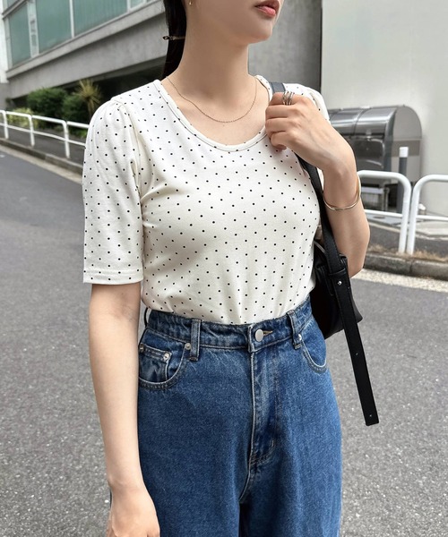 andme(アンドミー)の「ドット柄パフスリーブ半袖トップス(Tシャツ/カットソー・レディース・オフホワイト/杢グレー・M/L)」の13枚目の写真
