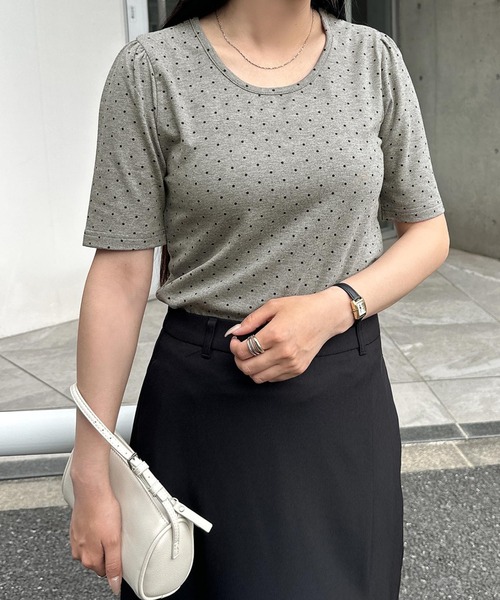 andme(アンドミー)の「ドット柄パフスリーブ半袖トップス(Tシャツ/カットソー・レディース・オフホワイト/杢グレー・M/L)」の20枚目の写真
