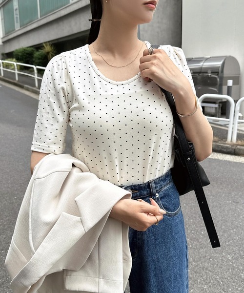 andme(アンドミー)の「ドット柄パフスリーブ半袖トップス(Tシャツ/カットソー・レディース・オフホワイト/杢グレー・M/L)」の10枚目の写真