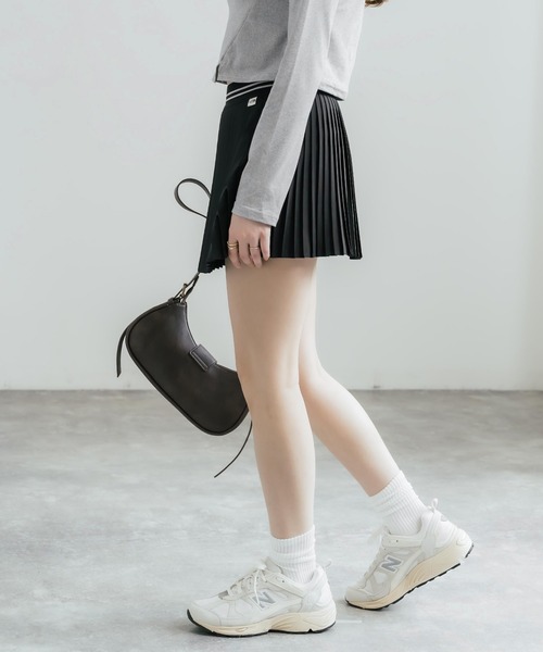 THE NORTH FACE(ザノースフェイス)の「日本未展開モデル THE NORTH FACE ザ・ノースフェイス WHITE LABEL ホワイトレーベル W'S PLEATY SKIRT インナー付きプリーツミニスカート(スカート・レディース・ホワイト/ブラック・L/M)」の11枚目の写真