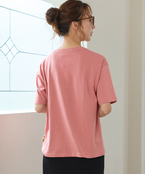 cross marche(クロスマルシェ)の「【サンドイッチハウスメルヘン】サガラ刺繍アートメルるん♪半袖Tシャツ(Tシャツ/カットソー・レディース・チャコール/ピンク・M/LL/L)」の3枚目の写真