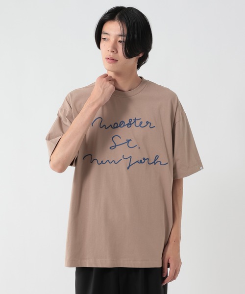GEORGE'S(ジョージズ)の「刺繍プリントシャツ(Tシャツ/カットソー・メンズ・ブラック/ベージュ/オフホワイト・MEDIUM/LARGE)」の1枚目の写真