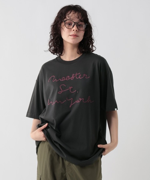 GEORGE'S(ジョージズ)の「刺繍プリントシャツ(Tシャツ/カットソー・メンズ・ブラック/ベージュ/オフホワイト・MEDIUM/LARGE)」の3枚目の写真