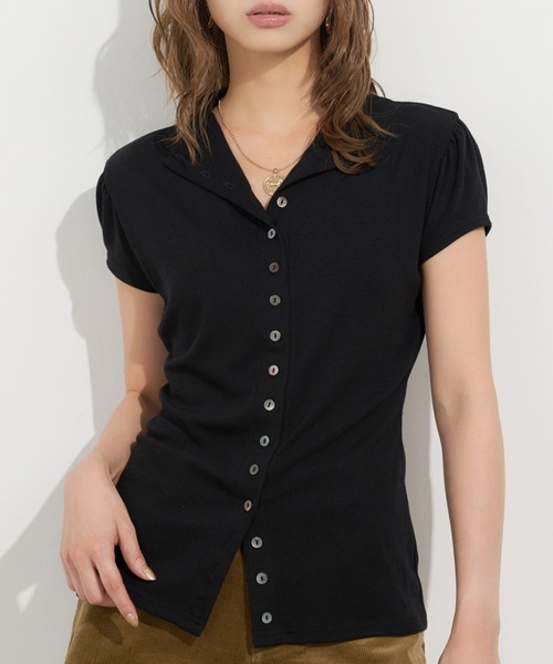 SLY(スライ)の「BUTTON LINE CAP S/L TOPS ボタンラインキャップスリーブトップス 夏服 秋服(Tシャツ/カットソー・レディース・ブラック/アイボリー/ダークパープル・FREE)」の2枚目の写真