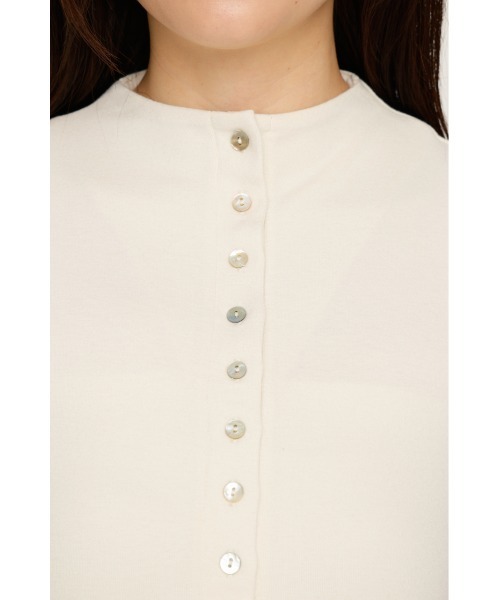 SLY(スライ)の「BUTTON LINE CAP S/L TOPS ボタンラインキャップスリーブトップス 夏服 秋服(Tシャツ/カットソー・レディース・ブラック/アイボリー/ダークパープル・FREE)」の10枚目の写真