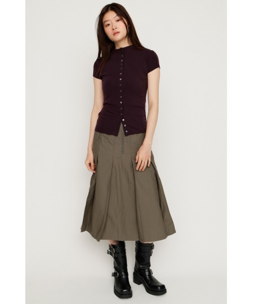 SLY(スライ)の「BUTTON LINE CAP S/L TOPS ボタンラインキャップスリーブトップス 夏服 秋服(Tシャツ/カットソー・レディース・ブラック/アイボリー/ダークパープル・FREE)」の17枚目の写真