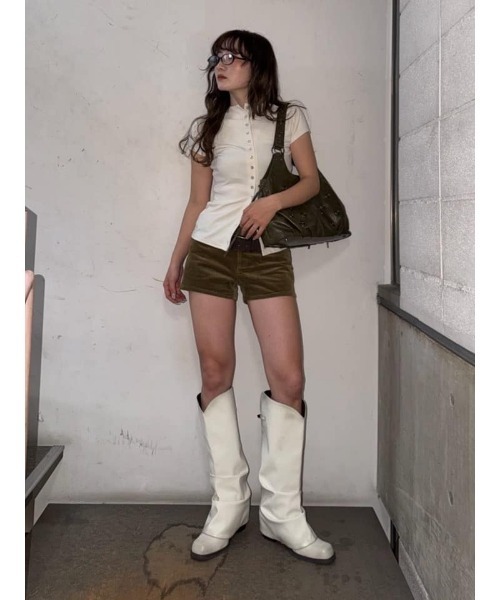 SLY(スライ)の「BUTTON LINE CAP S/L TOPS ボタンラインキャップスリーブトップス 夏服 秋服(Tシャツ/カットソー・レディース・ブラック/アイボリー/ダークパープル・FREE)」の22枚目の写真
