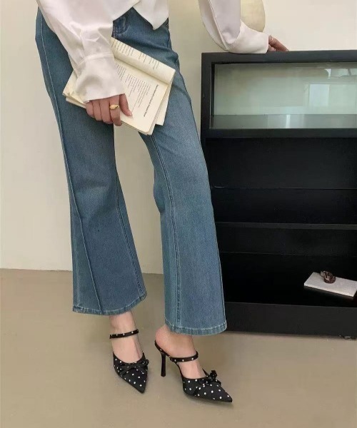 Mejoul（メジュール）の「【2026春夏新作】ドット柄フロントリボン ポインテッドトゥサンダル（パンプス・レディース・ブラック/ホワイト・L/M）」の8枚目の写真