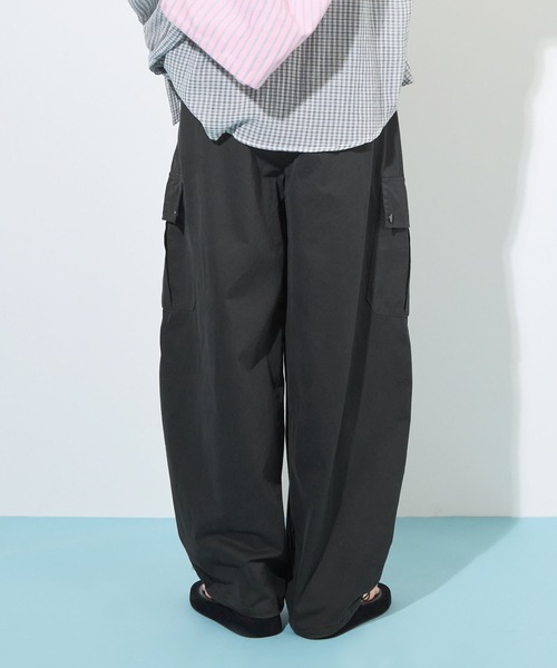 ABYS(アビス)の「バルーンシルエットカーゴパンツ(カーゴパンツ・レディース・ホワイト/ネイビー/チャコールグレー・SMALL/MEDIUM/LARGE)」の7枚目の写真