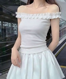 オフショルダーフリルカットソー