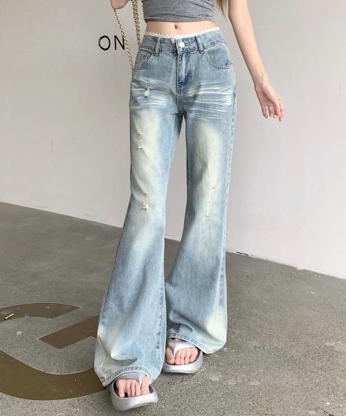 AVYL(アヴィル)の「ローライズスーパーワイドフレアデニムパンツ(デニムパンツ・レディース・サックスブルー・S/M/L)」の8枚目の写真