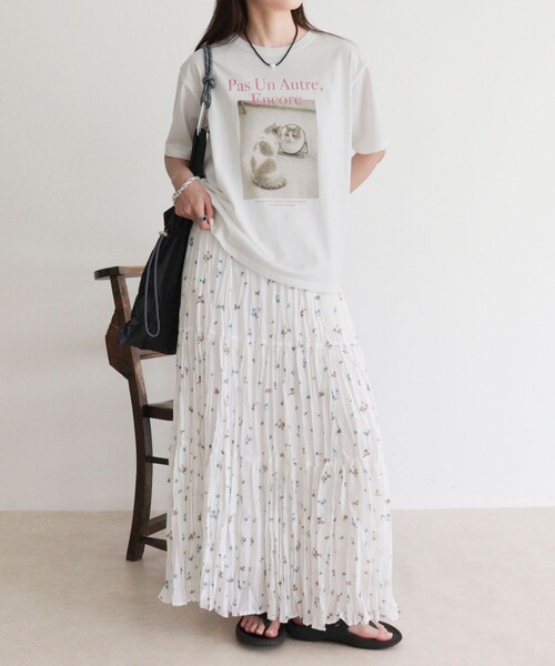 fredy emue(フレディエミュ)の「【UVカット/接触冷感】CATフォトTシャツ(Tシャツ/カットソー・レディース・チャコールグレー/オフホワイト/サックスブルー・38)」の12枚目の写真
