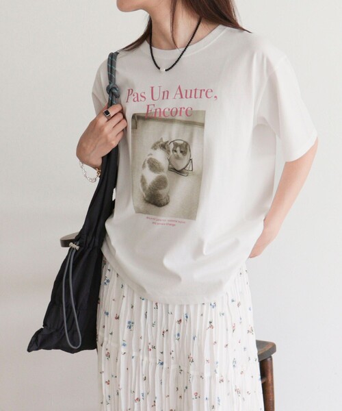 fredy emue(フレディエミュ)の「【UVカット/接触冷感】CATフォトTシャツ(Tシャツ/カットソー・レディース・チャコールグレー/オフホワイト/サックスブルー・38)」の13枚目の写真