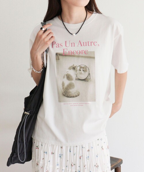 fredy emue(フレディエミュ)の「【UVカット/接触冷感】CATフォトTシャツ(Tシャツ/カットソー・レディース・チャコールグレー/オフホワイト/サックスブルー・38)」の4枚目の写真