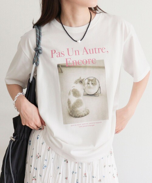 fredy emue(フレディエミュ)の「【UVカット/接触冷感】CATフォトTシャツ(Tシャツ/カットソー・レディース・チャコールグレー/オフホワイト/サックスブルー・38)」の5枚目の写真