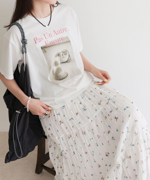 fredy emue(フレディエミュ)の「【UVカット/接触冷感】CATフォトTシャツ(Tシャツ/カットソー・レディース・チャコールグレー/オフホワイト/サックスブルー・38)」の6枚目の写真