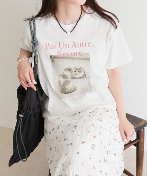 fredy emue(フレディエミュ)の「【UVカット/接触冷感】CATフォトTシャツ(Tシャツ/カットソー・レディース・チャコールグレー/オフホワイト/サックスブルー・38)」の7枚目の写真