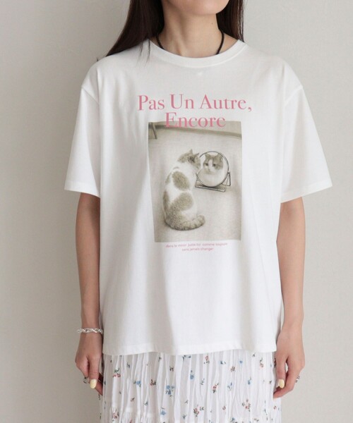 fredy emue(フレディエミュ)の「【UVカット/接触冷感】CATフォトTシャツ(Tシャツ/カットソー・レディース・チャコールグレー/オフホワイト/サックスブルー・38)」の8枚目の写真