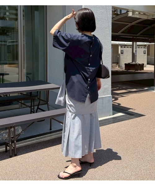 LE CIEL BLEU(ルシェルブルー)の「ショートスリーブシャツトップ / Short Sleeve Shirt Top(シャツ/ブラウス・レディース・ネイビー/ブラック/オフホワイト・36)」の3枚目の写真