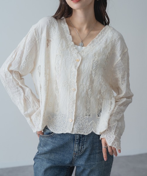 refinedworks(リファインドワークス)の「【refinedworks】大人可愛い ショート 丈 レース ブラウス(シャツ/ブラウス・レディース・アイボリー/ホワイト・FREE)」の2枚目の写真