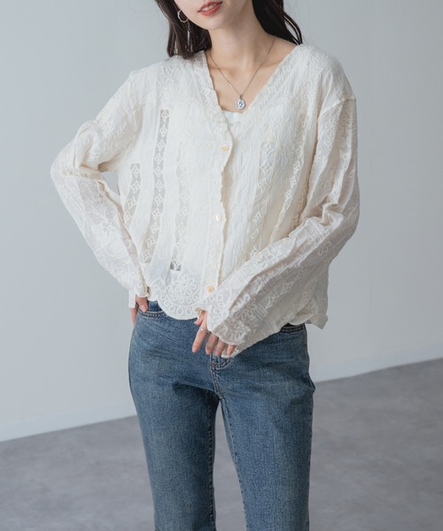refinedworks(リファインドワークス)の「【refinedworks】大人可愛い ショート 丈 レース ブラウス(シャツ/ブラウス・レディース・アイボリー/ホワイト・FREE)」の3枚目の写真