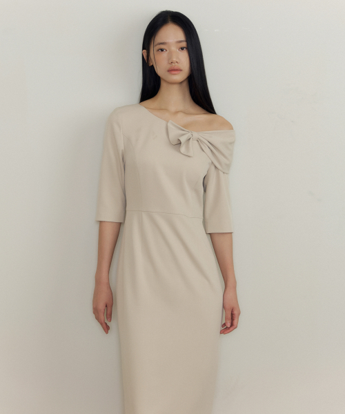 LUCIR ZU(ルシールズ)の「One-Shoulder Ribbon Drape Dress (beige)(ワンピース・レディース・その他・SMALL/MEDIUM)」の2枚目の写真