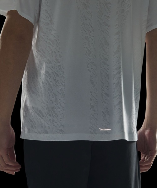adidas（アディダス）の「アルティメット365 ツアー クライマクール ジャカード 半袖 ポロシャツ【adidas Golf/アディダスゴルフ】（ポロシャツ・メンズ・ホワイト・XX-LARGE/3XL/LARGE/MEDIUM/SMALL/X-LARGE）」の6枚目の写真