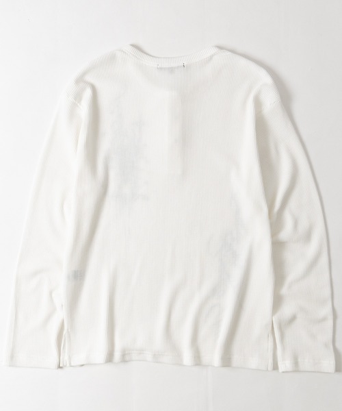 JOHN'S CLOSET(ジョンズクローゼット)の「【31】レタリングロゴ ワッフルヘンリーネック Tシャツ ソリッド/ピグメント(Tシャツ/カットソー・メンズ・レッド/ブラック系2/ホワイト系1/ブラック系1/チャコールグレー/ホワイト系2/アイボリー・SMALL/MEDIUM/LARGE)」の16枚目の写真